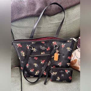 Coach floral tote and matching wristlet